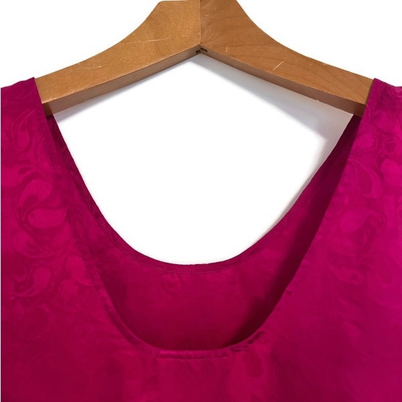 Diane Gilman 100% silk tank in fuchsia with a paisley pattern, size Medium - Picture 2 of 7